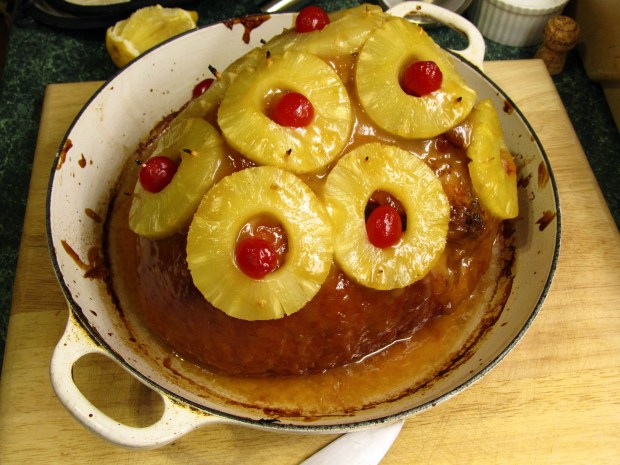 Baked ham with apple cider glaze