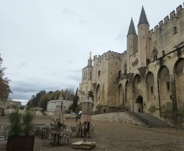 avignon-papes-palace